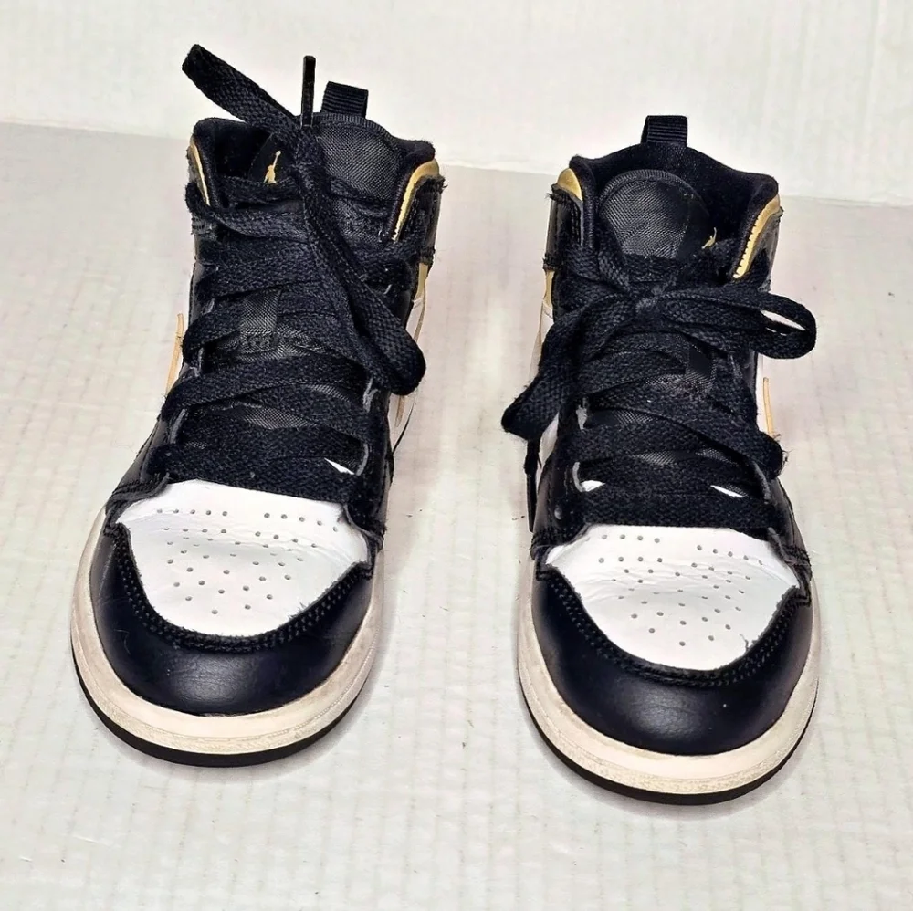Jordan 1 Mid Pollen Kids Size 12C Black Yellow Leather High Top Sneakers